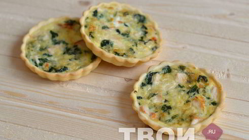 тарты с копченой курицей и шпинатом