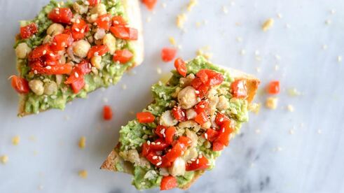 тосты с авокадо