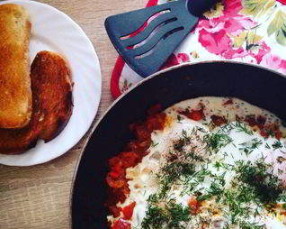 Израильская яичница Шакшука