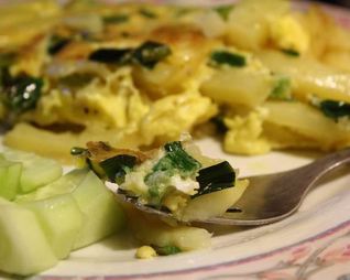 Картофель в яичнице Пир студента