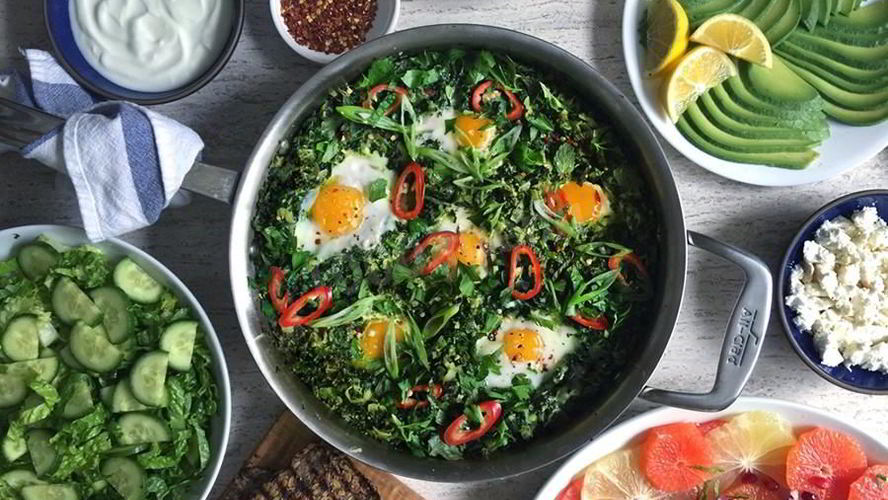 Рецепт шакшуки с мангольдом зеленью и цукини