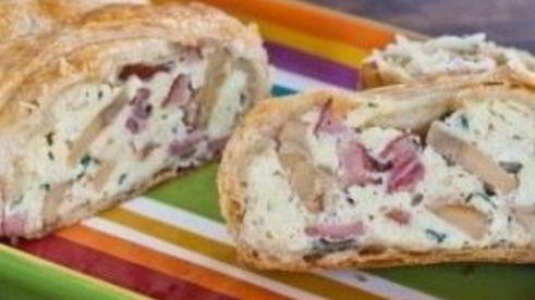 яичница-болтунья в слоеном тесте