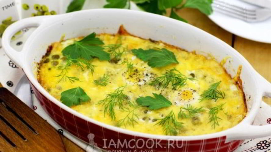 Рецепт яичницы с беконом и сыром