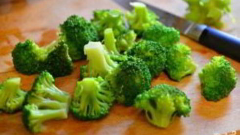 яичница с брокколи