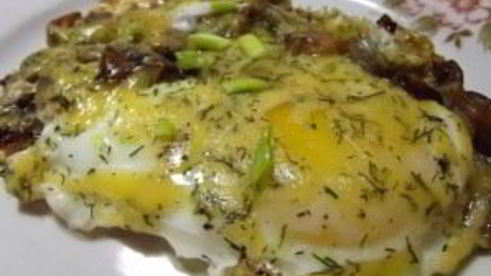 яичница с грибами и сыром