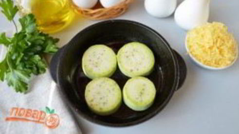 яичница с кабачками и помидорами