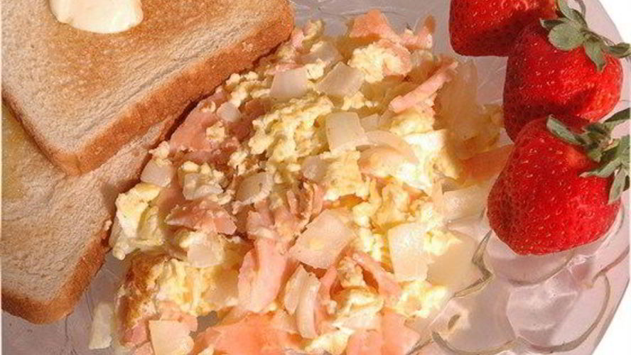 Рецепт яичницы с копченым лососем и лимонным кремом