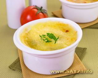 Яичница с помидорами и моцареллой