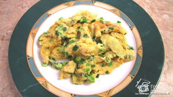 Рецепт Яичницы с зеленым луком