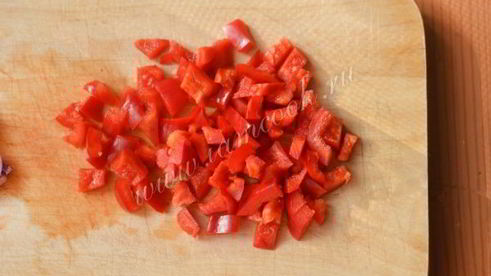 яичница со спаржей и вялеными помидорами