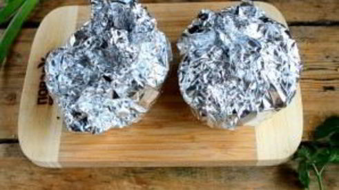 яичница в булочке с ветчиной