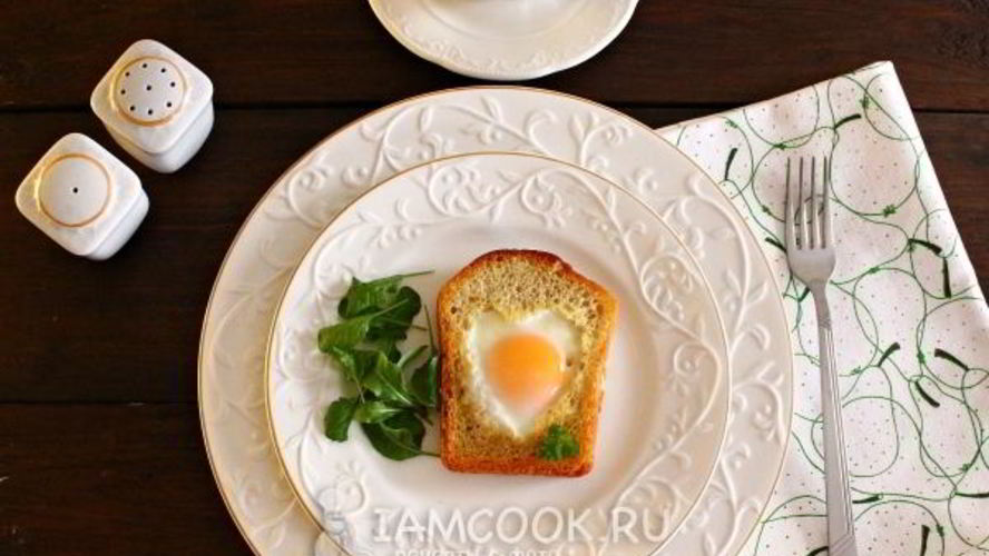 Рецепт яичницы в хлебе