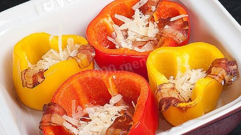 яичница в половинках перца