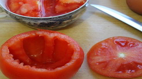 яичница в помидорах