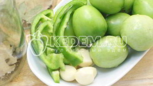 зеленые помидоры с паприкой пьяные