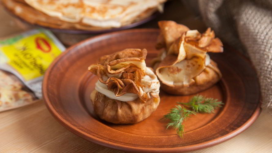 Рецепт блинных мешочков с жюльеном из курицы и грибов