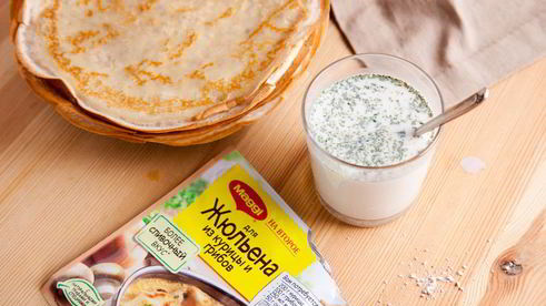 блинные мешочки с жюльеном из курицы и грибов