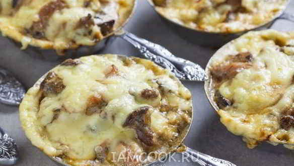 Рецепт Жульена с курицей, грибами и сметаной