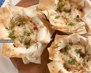 Жульен с курицей в тесте фило