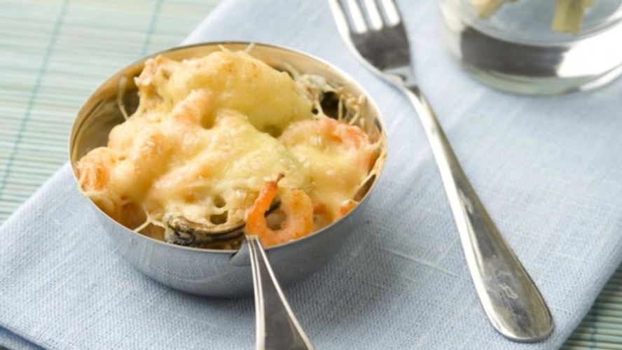 Рецепт жюльена из креветок и мидий на спарже